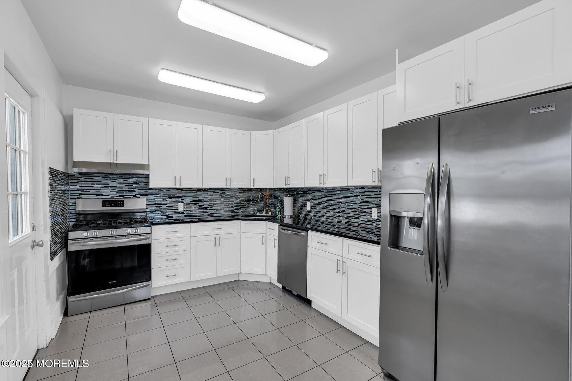 17 Lakeview Road – photo 1 of 30