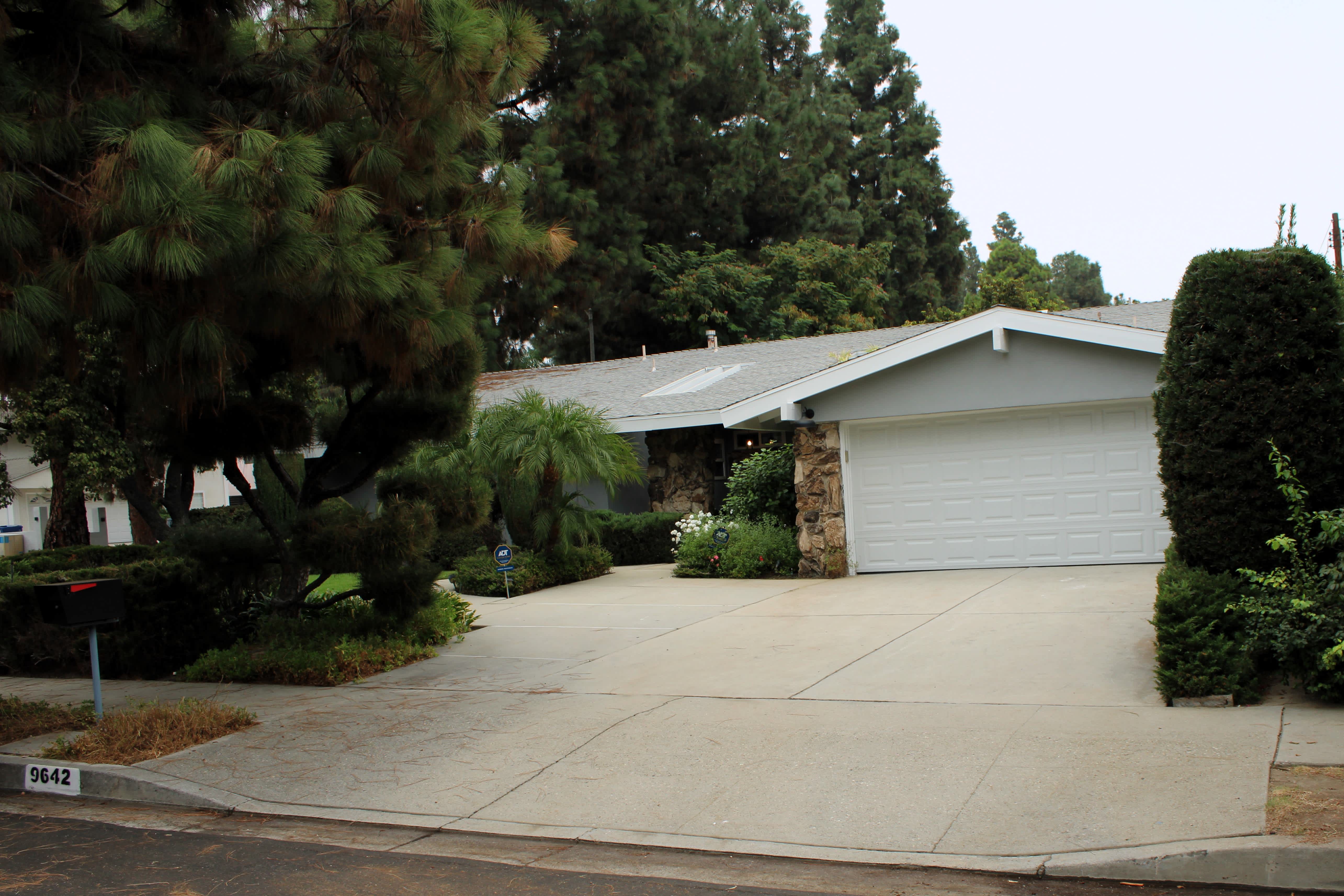 9642 Yolanda Ave – photo 1