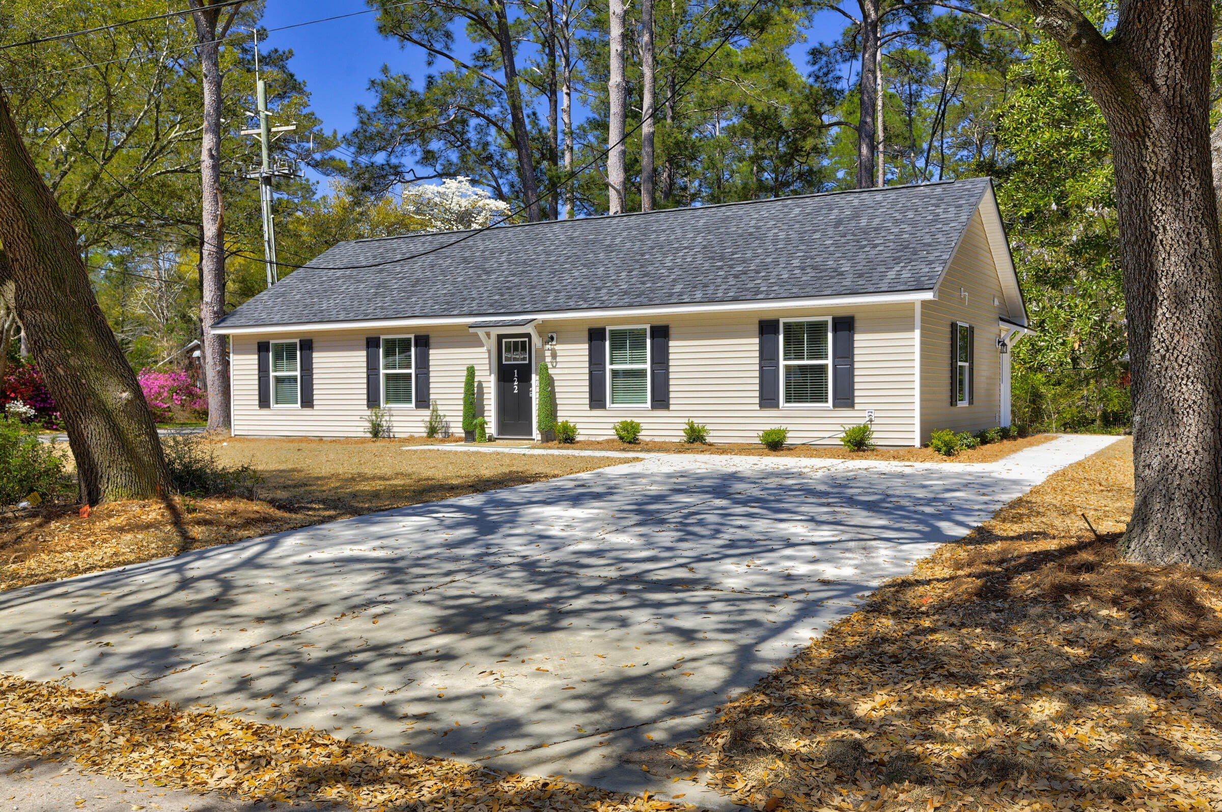122 Thompson Street – photo 1 of 40