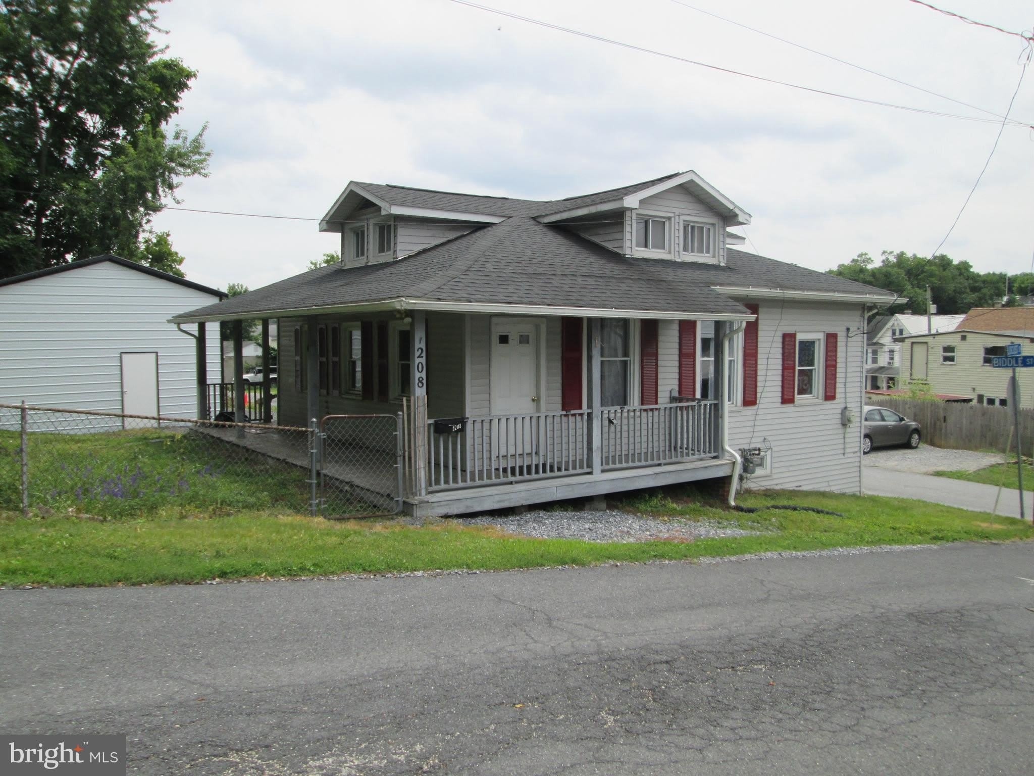 1208 LOCUST Street – photo 1 of 10