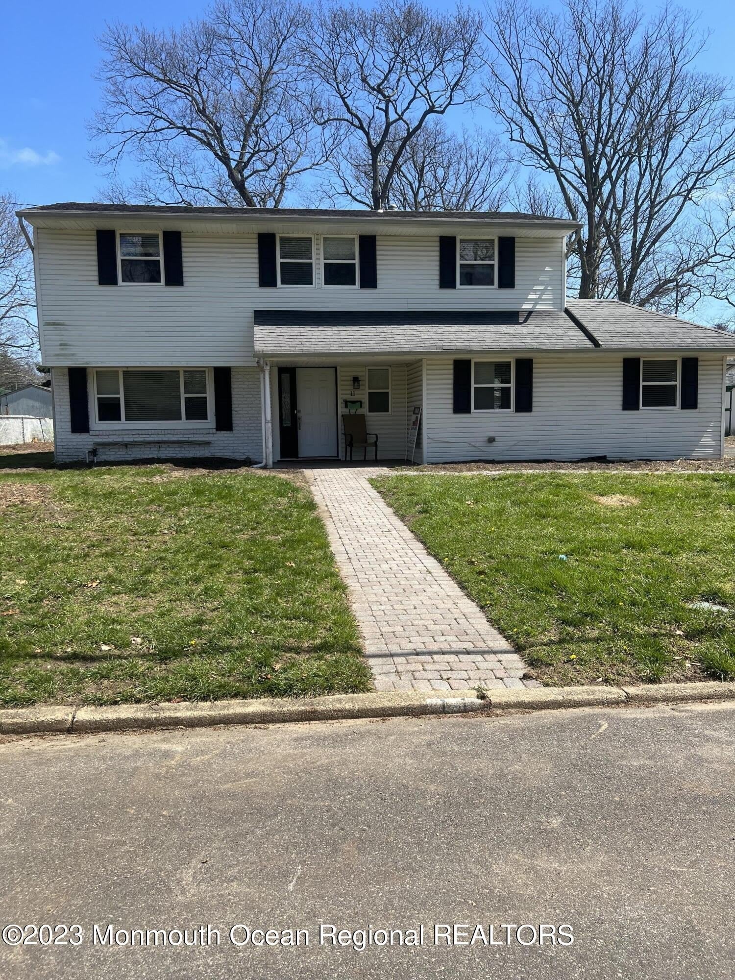 11 Barbara Lane – photo 1 of 10