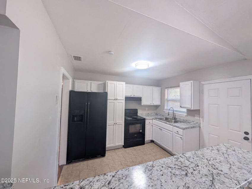 1739 Cesery Boulevard – photo 1