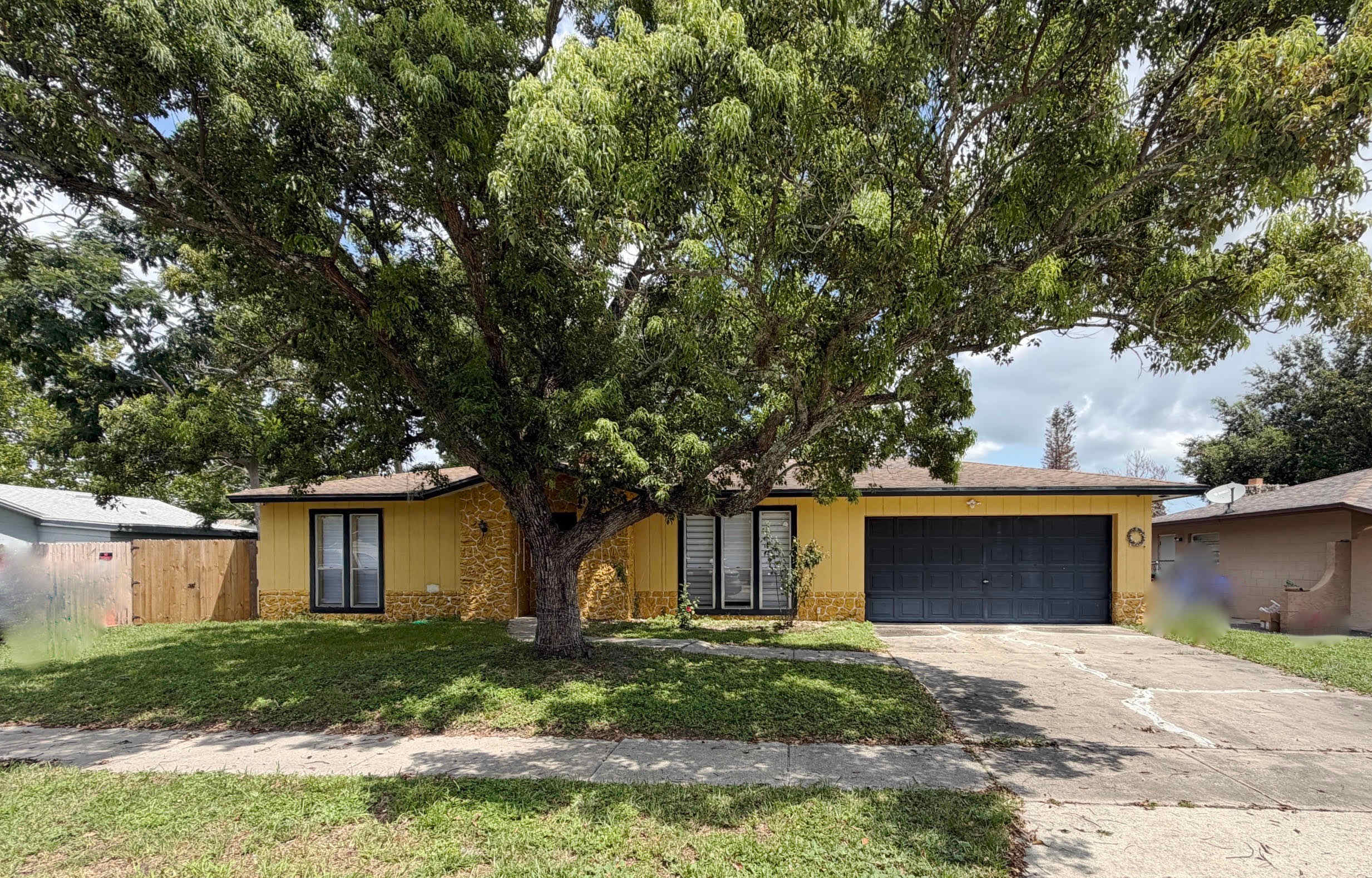 889 Hendry Drive – photo 1