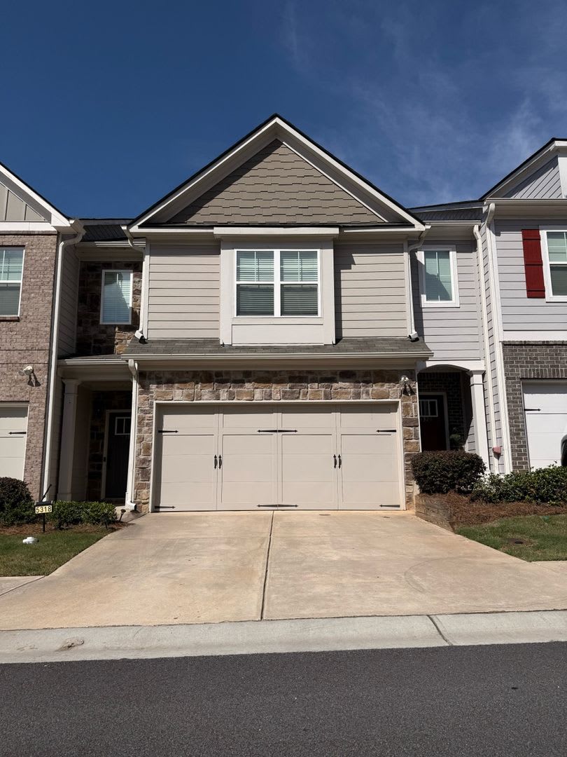 Spacious 3BR Townhome in Fairburn – photo 1
