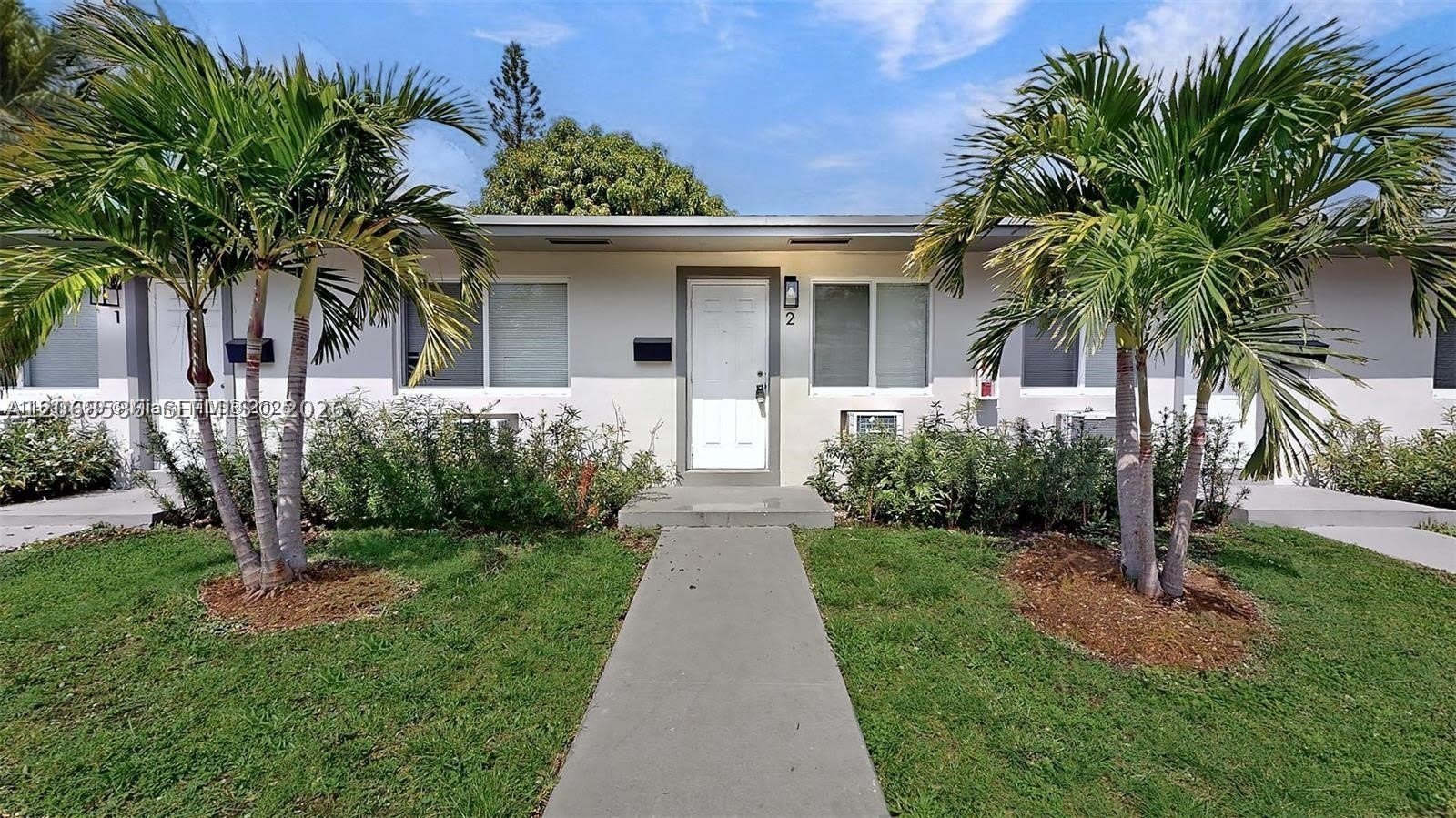 891 SW 5th St – photo 1