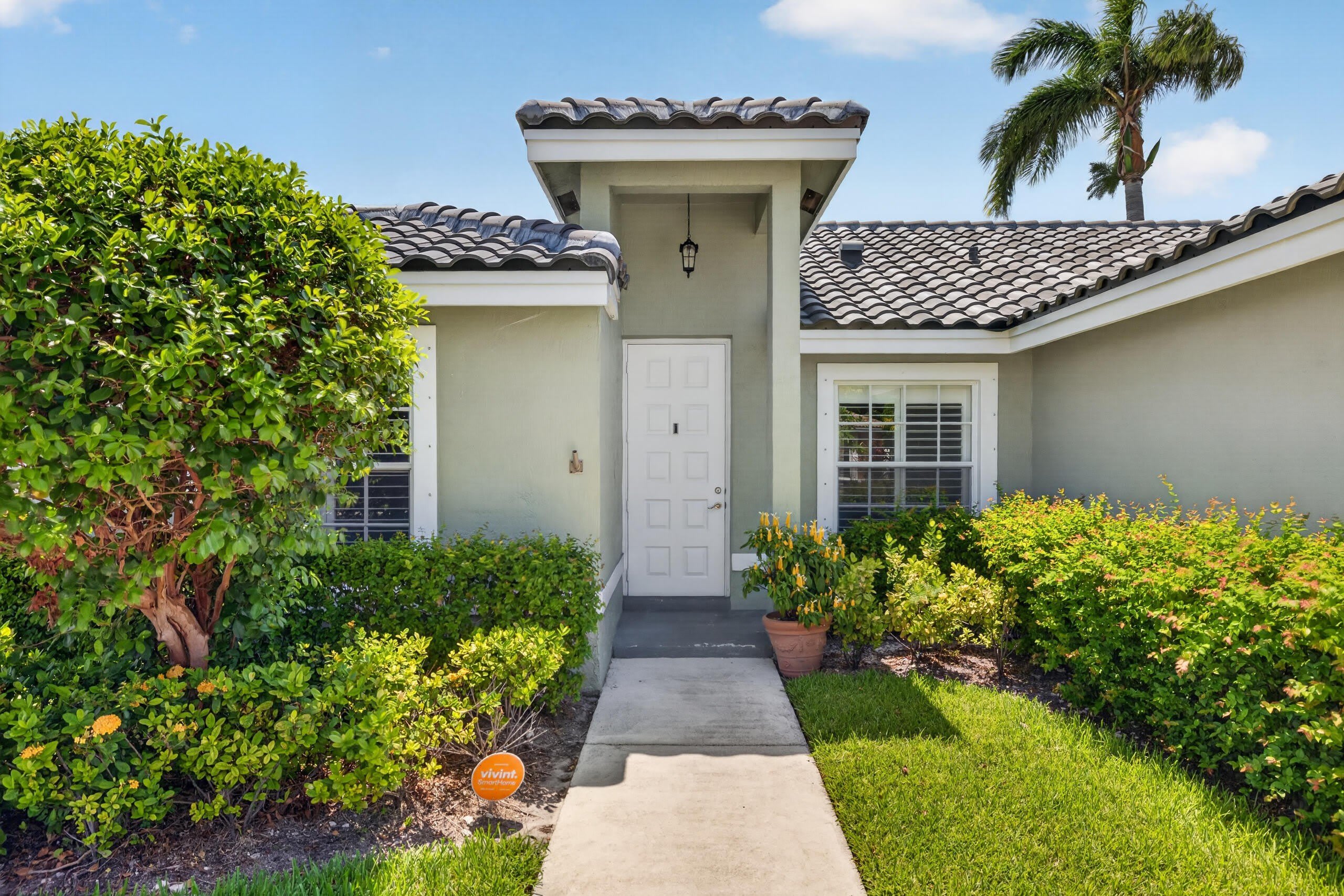 4481 NW 20TH Avenue – photo 1 of 41