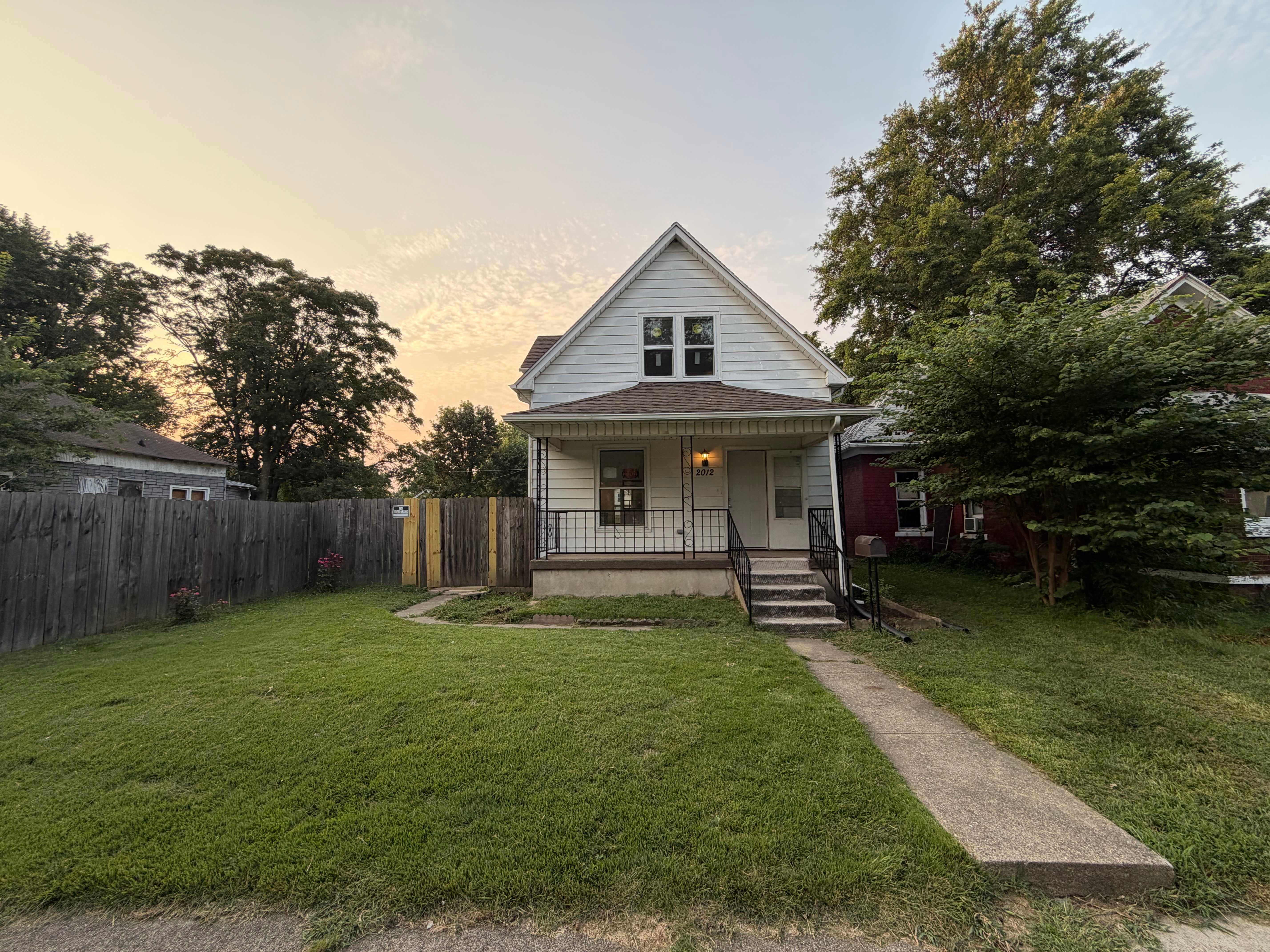 2012 1st Ave – photo 1 of 20