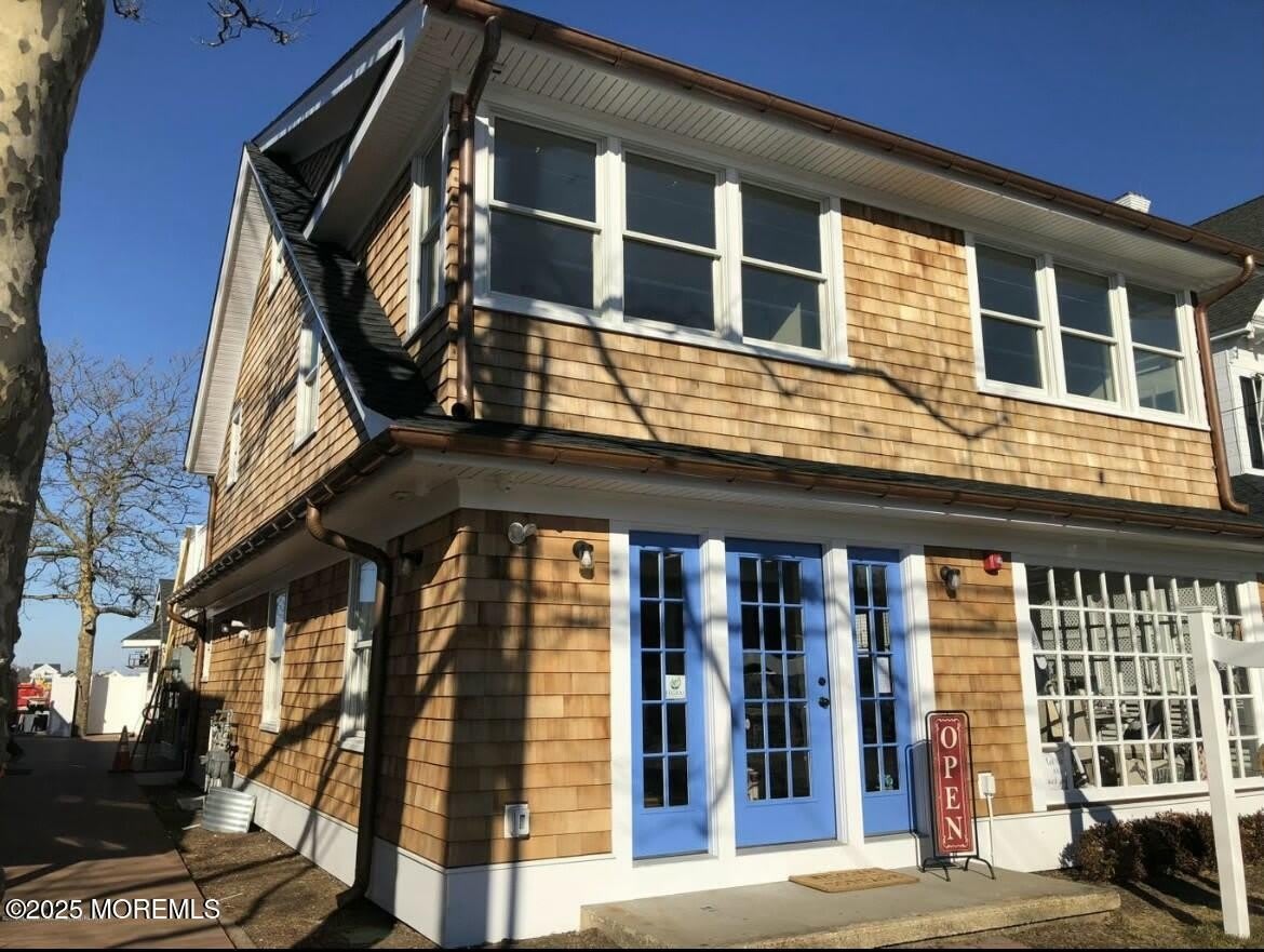 64 Bridge Avenue – photo 1