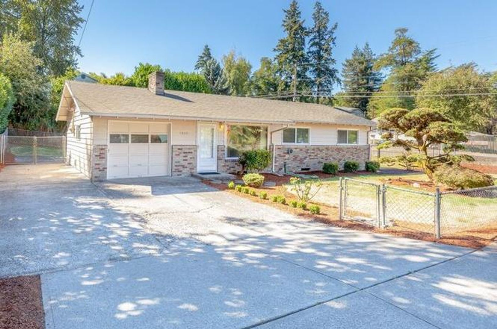 Nice Home In A Quiet Milwaukie Neighborhood – photo 1 of 273