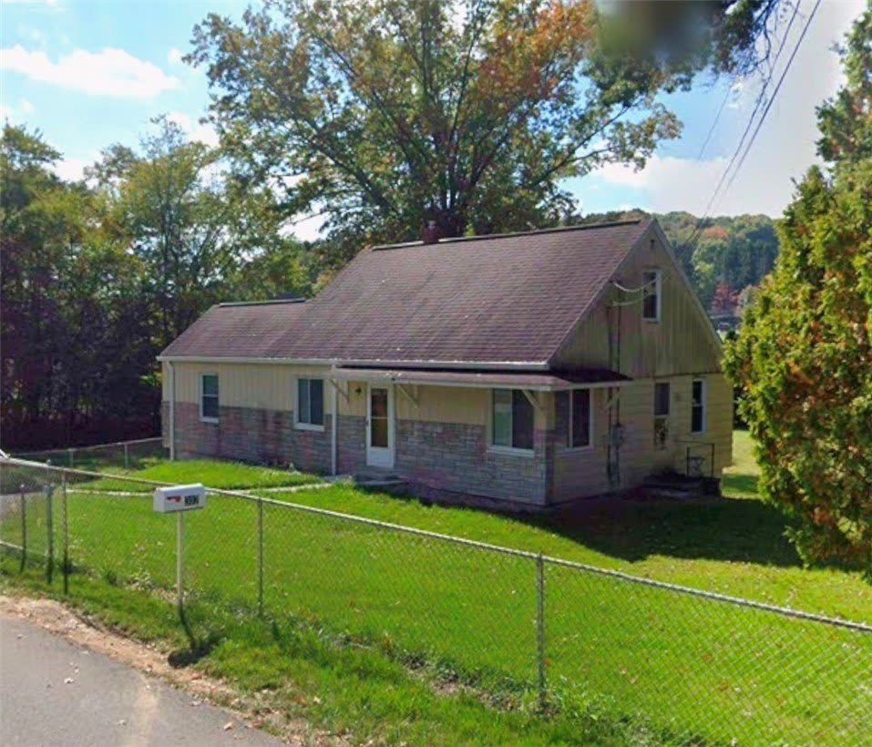 302 South Dr – photo 1 of 13