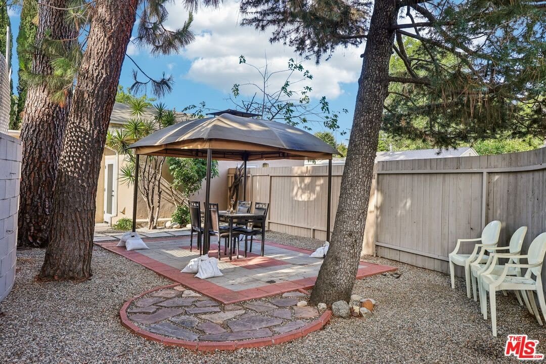 6727 1/2 Orion Ave – photo 1