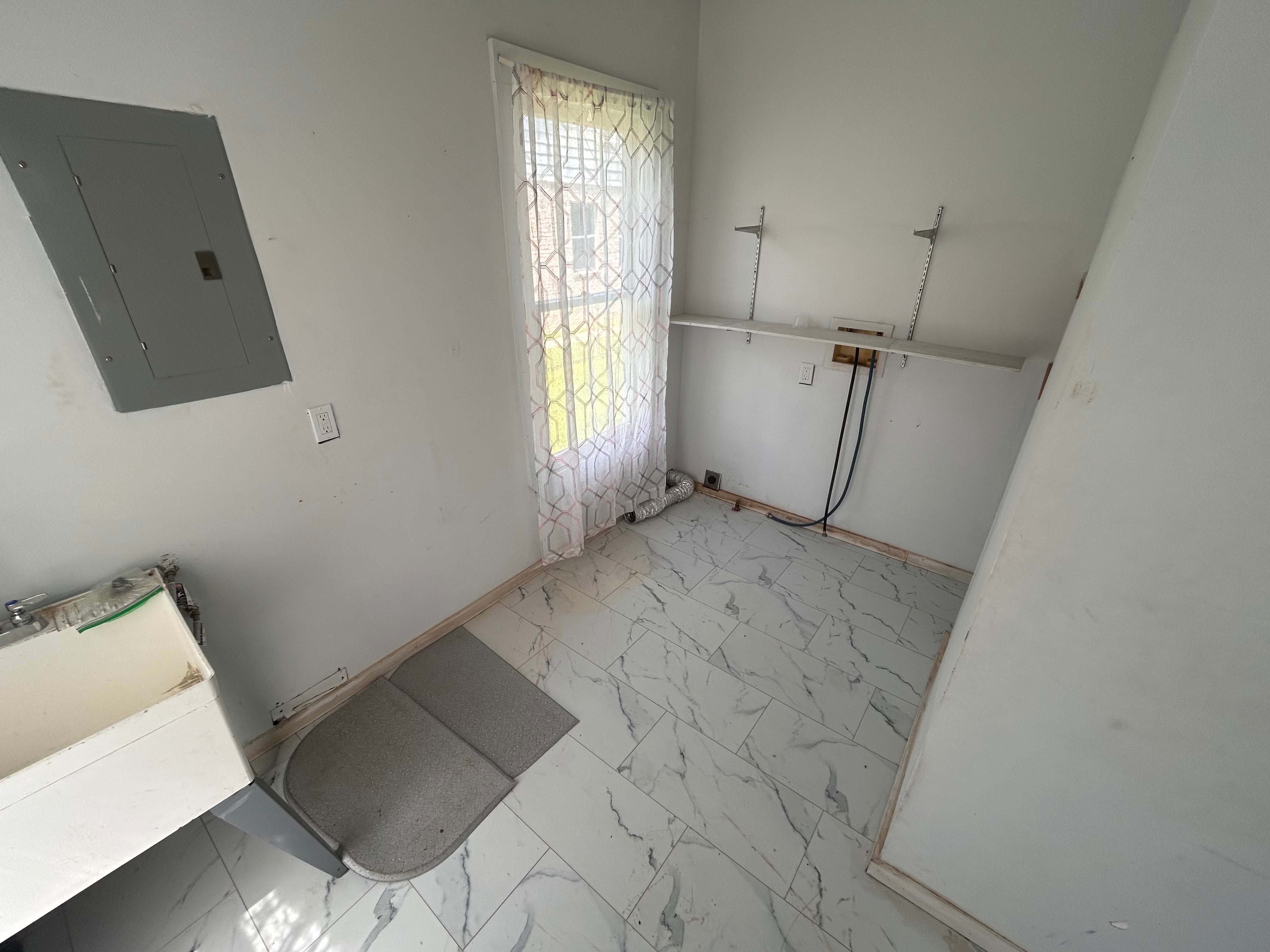 343 Haise St – photo 1 of 10