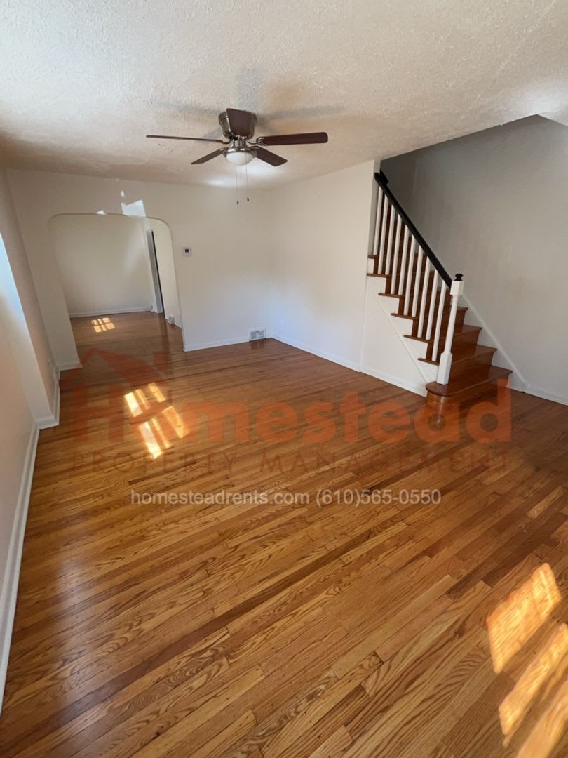 Move In Special! First Month at Half Rent!! 3 Bedroom Home in Collingdale! – photo 1 of 16