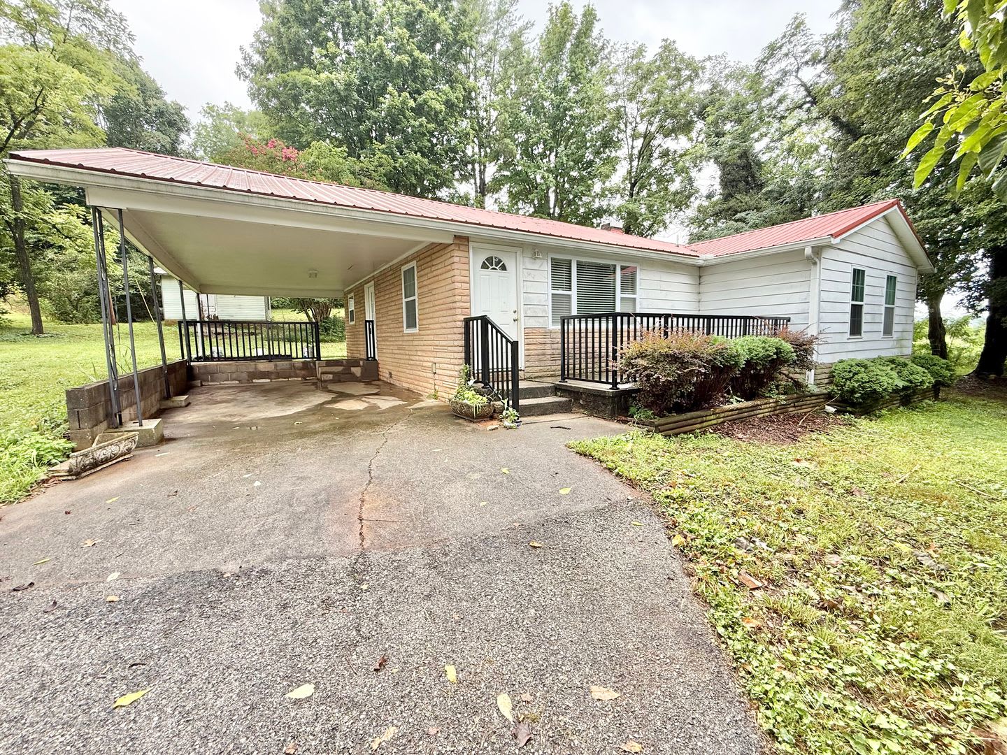 5222 Old Niles Ferry Road Maryville, TN 37801 – photo 1 of 23