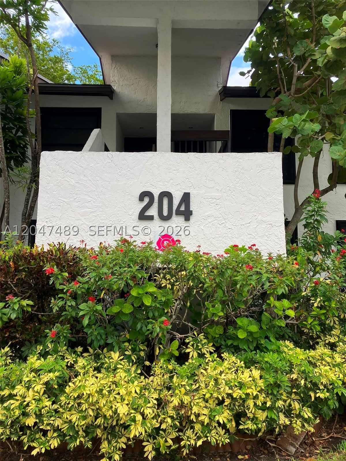 204 Lake Pointe Dr – photo 1