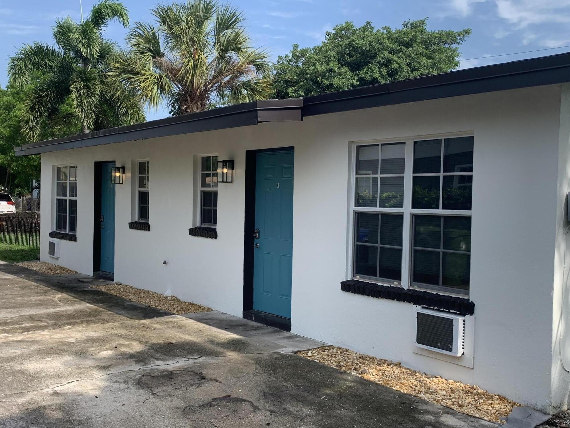 1436 Ne 2Nd Avenue – photo 1