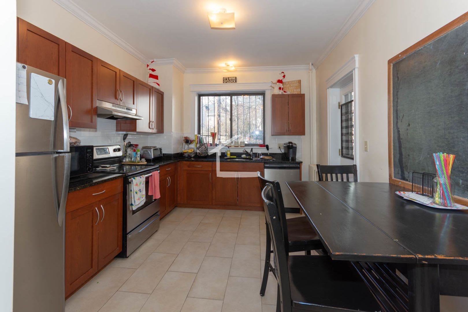 Awesome 4 bed 2 bath in Allston – photo 1