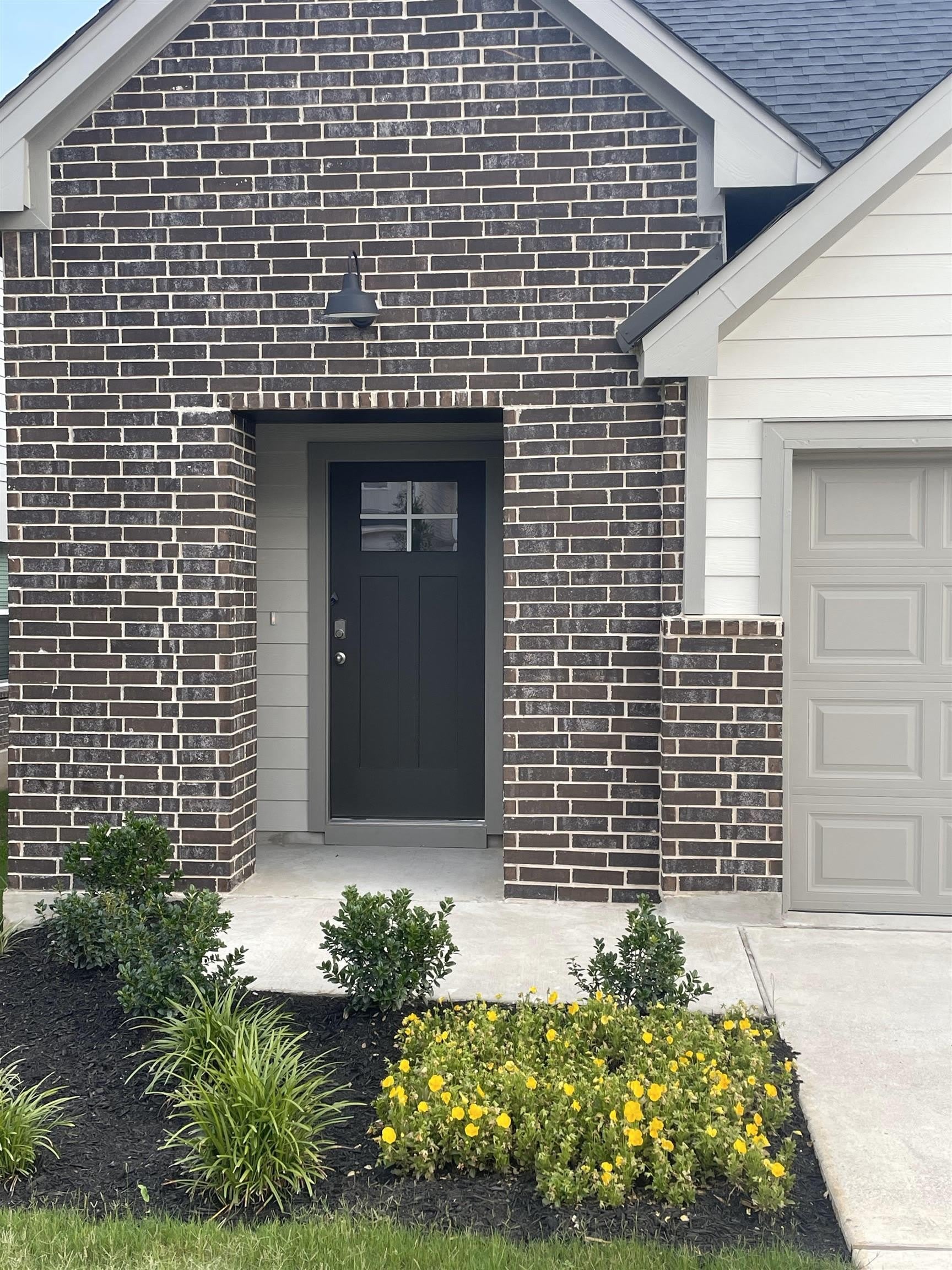 185 Grey Slate Avenue – photo 1 of 190