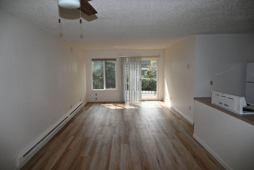 2301 Se Courtney Ave 9 – photo 1 of 18