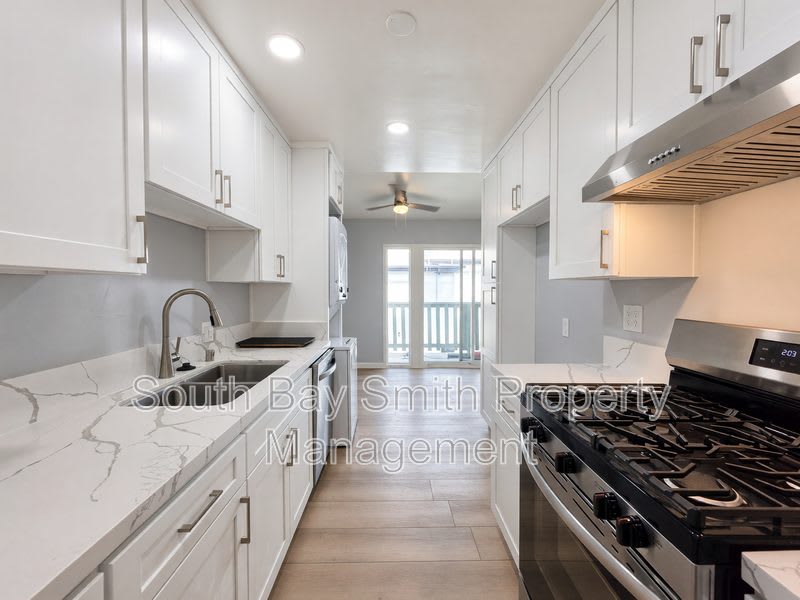 1905 Camino De La Costa – photo 1 of 218