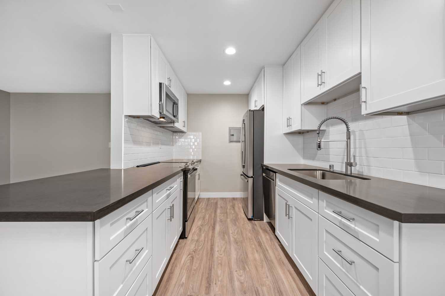 Los Robles Apartments – photo 1