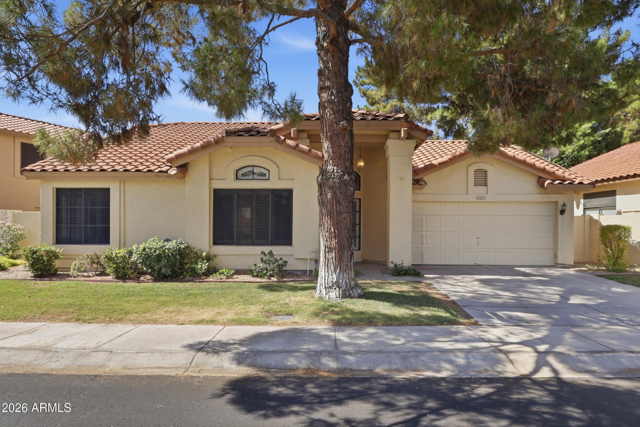 225 W VERA Lane – photo 1