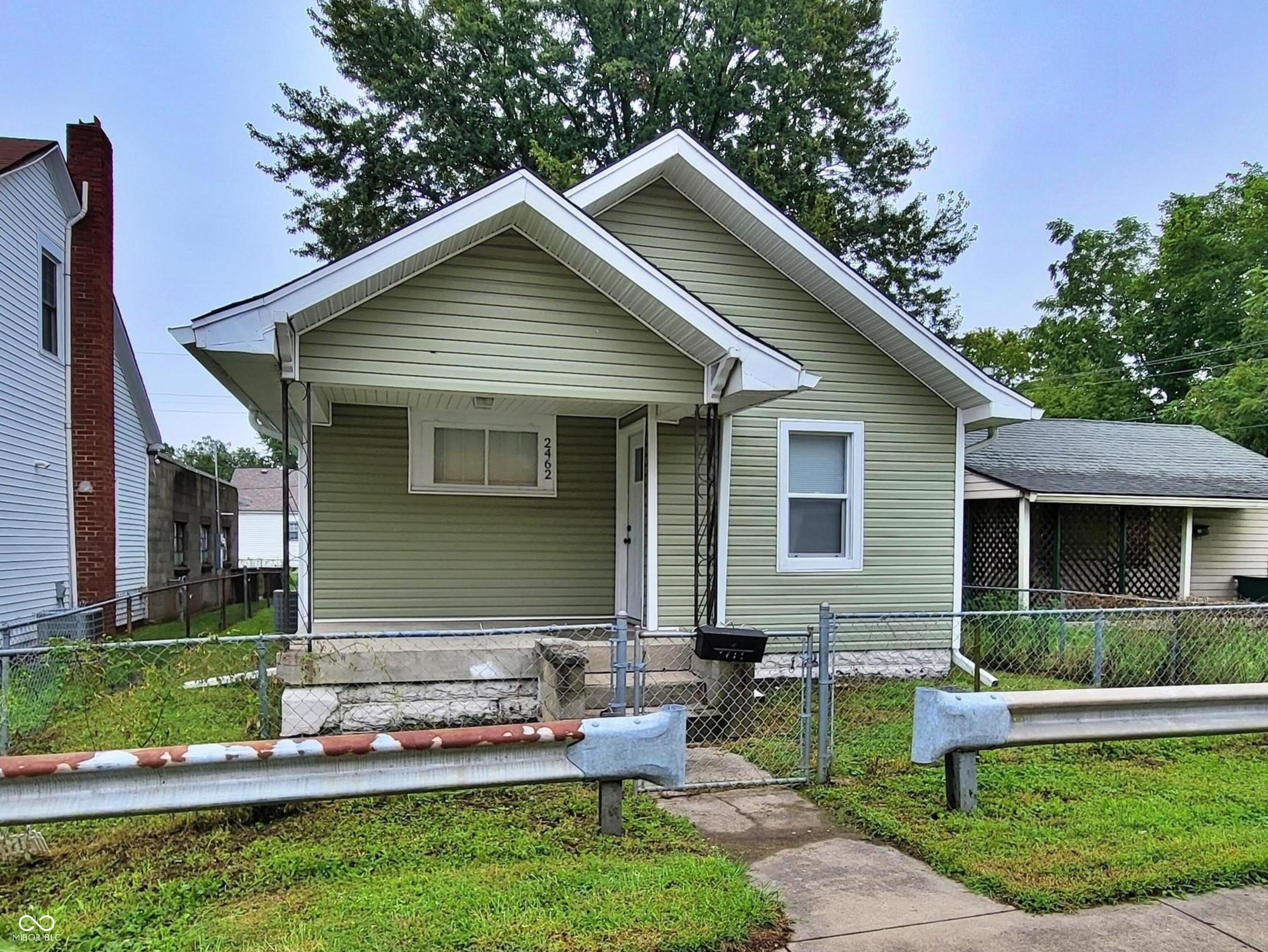 2462 Main Street – photo 1
