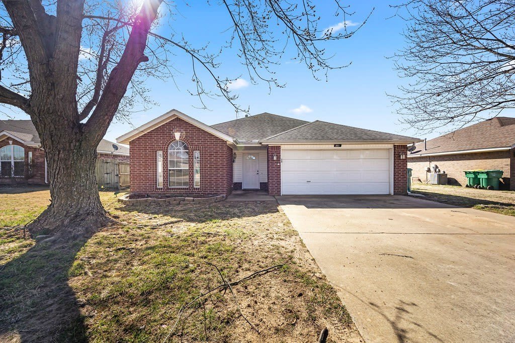 851 Honeysuckle Drive – photo 1