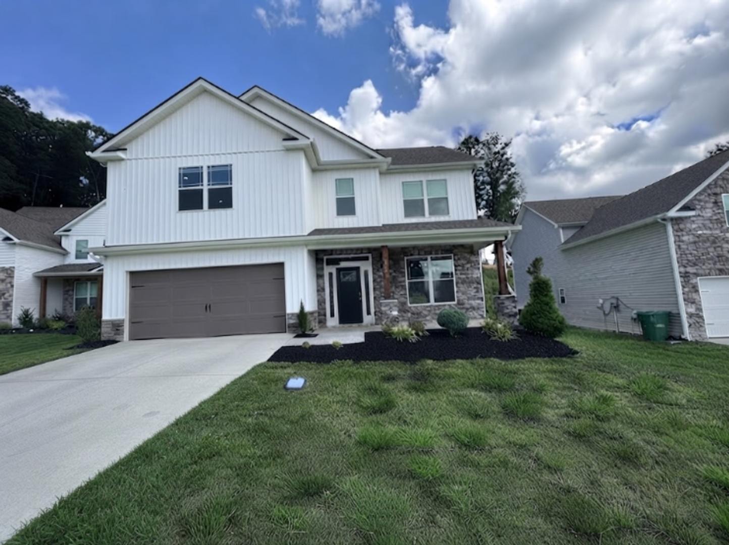 Modern Living on Myrtle Ridge Lane! – photo 1