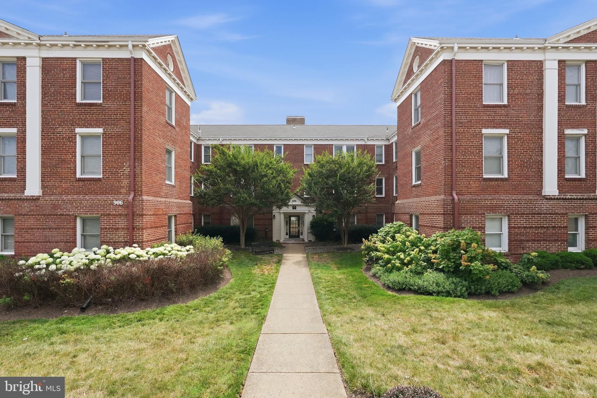 906 S Washington Street S – photo 1