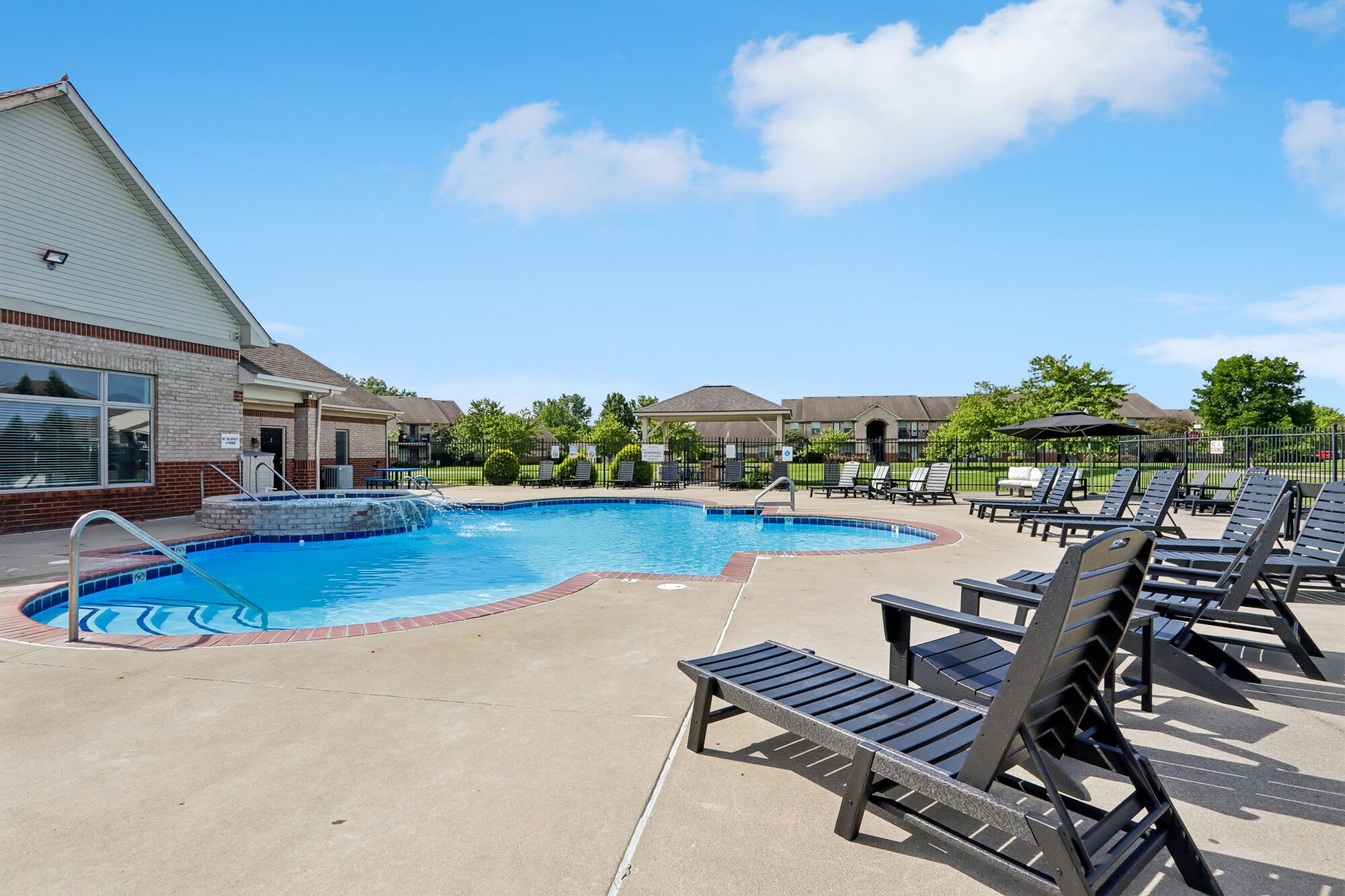 Stone Ridge Flats & Townhomes – photo 1