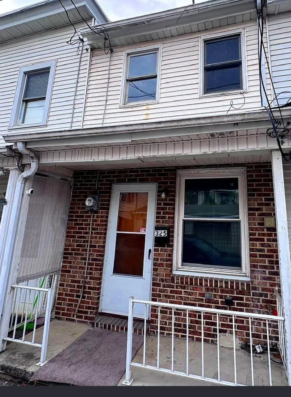 325 New Castle Street – photo 1 of 8
