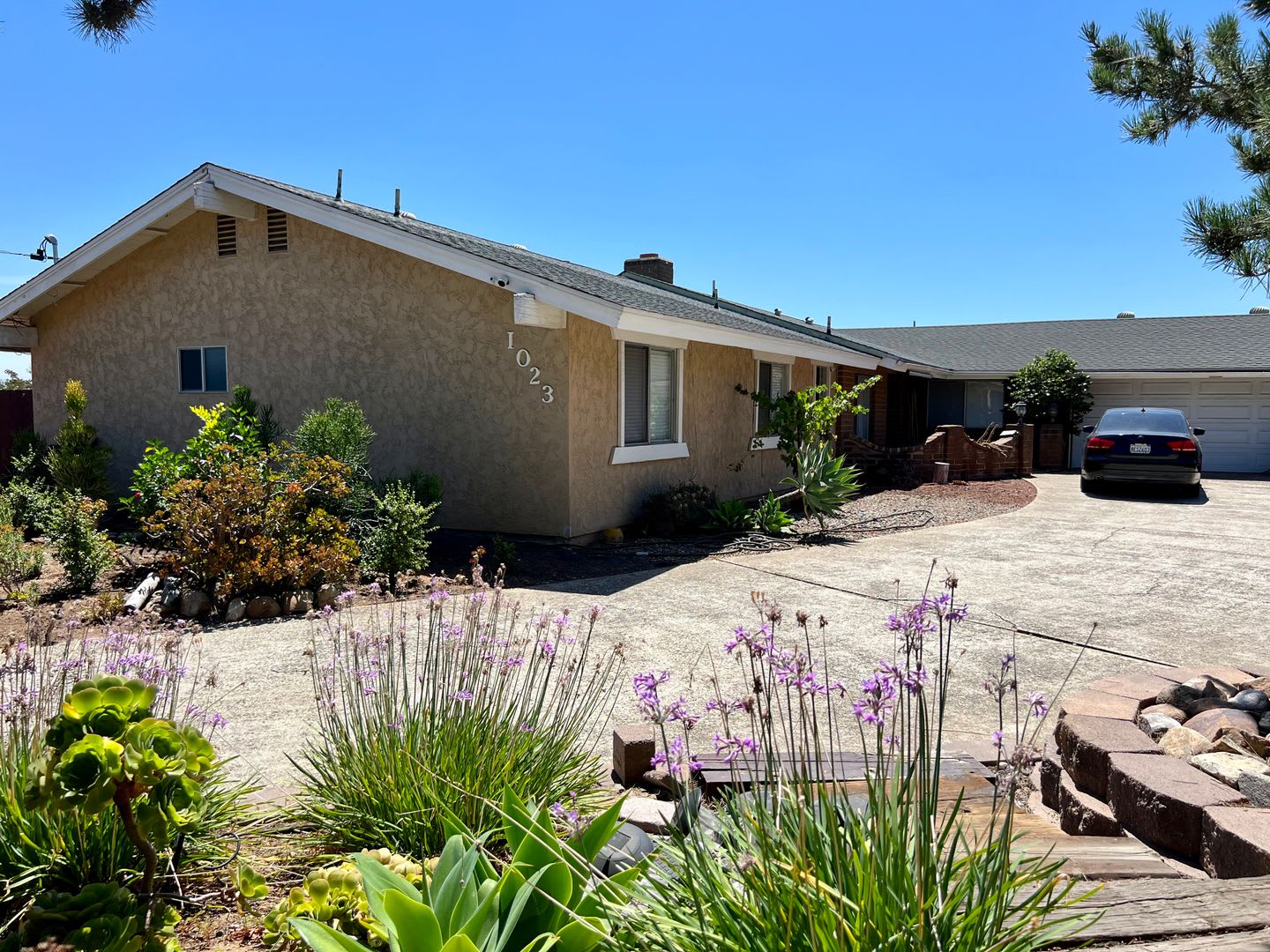 Spacious Home in a Quiet Pocket of Escondido – photo 1