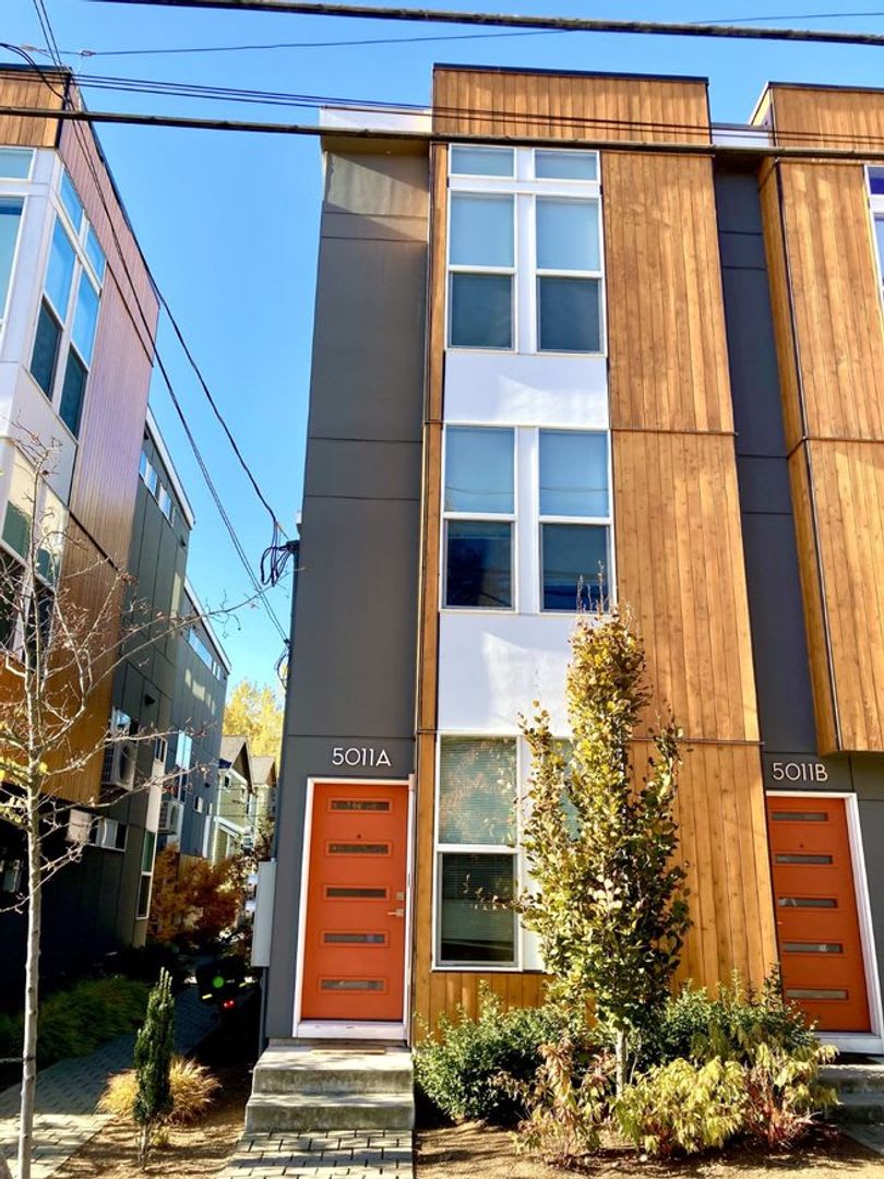 Modern 3Br 2Ba Townhome In Bryant Near U Village Burke Gilman Trail – photo 1