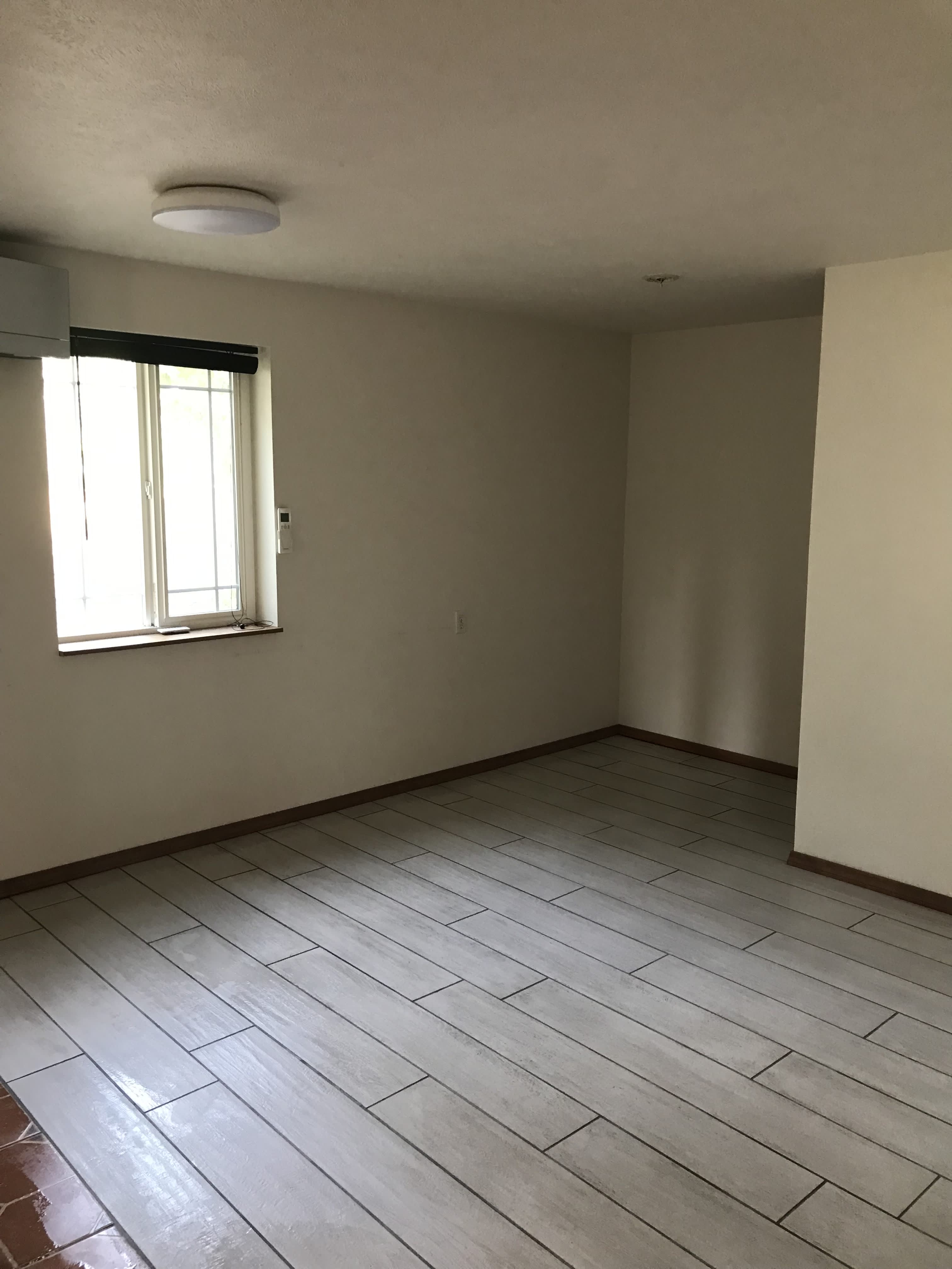 592 N Newport Ave – photo 1 of 9