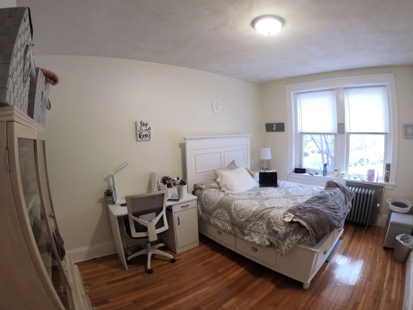 Excellent 4 Bedroom No Broker Fee – photo 1 of 285