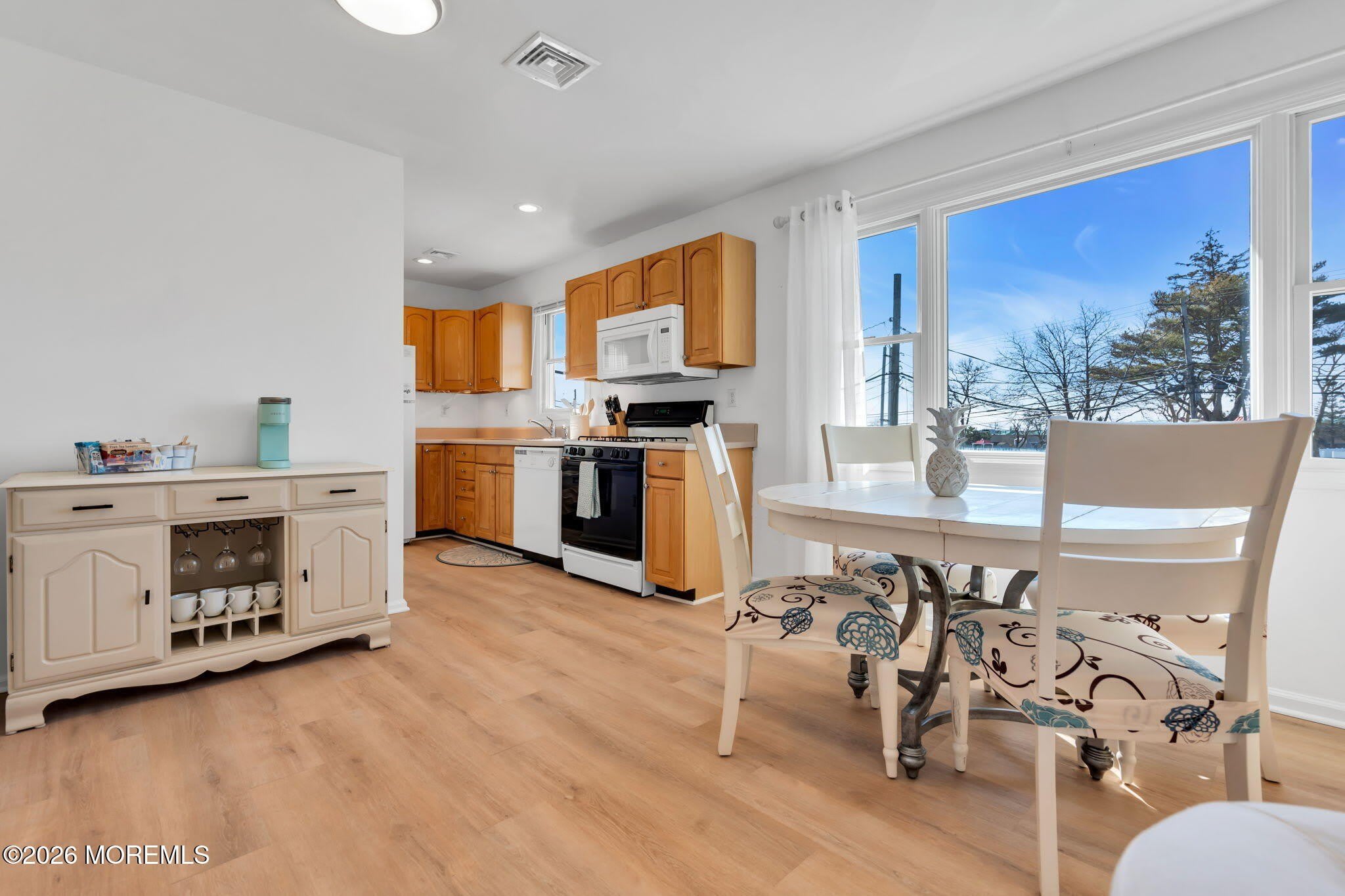 548 Washington Boulevard – photo 1 of 12