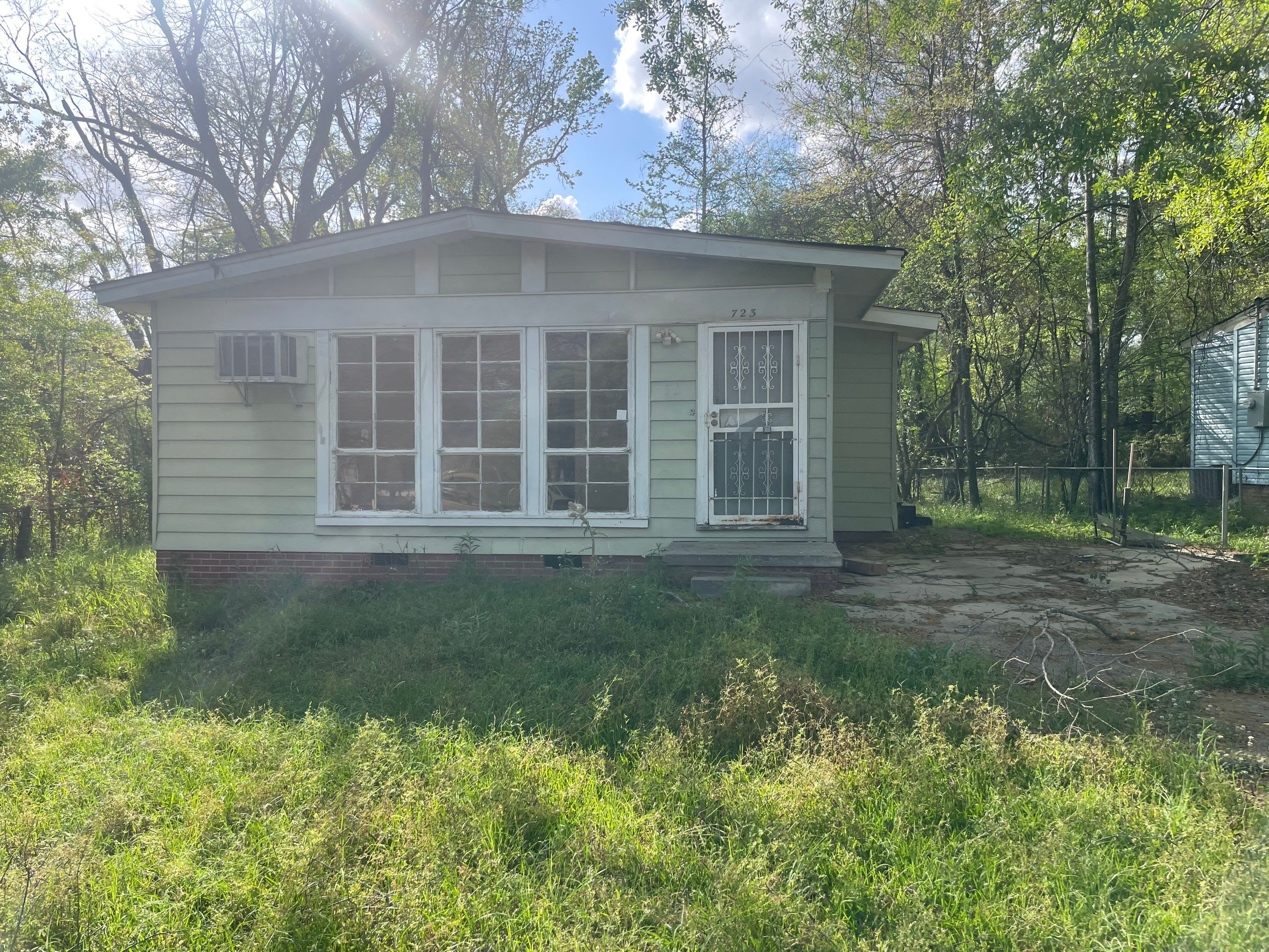 723 Glenmont Drive – photo 1
