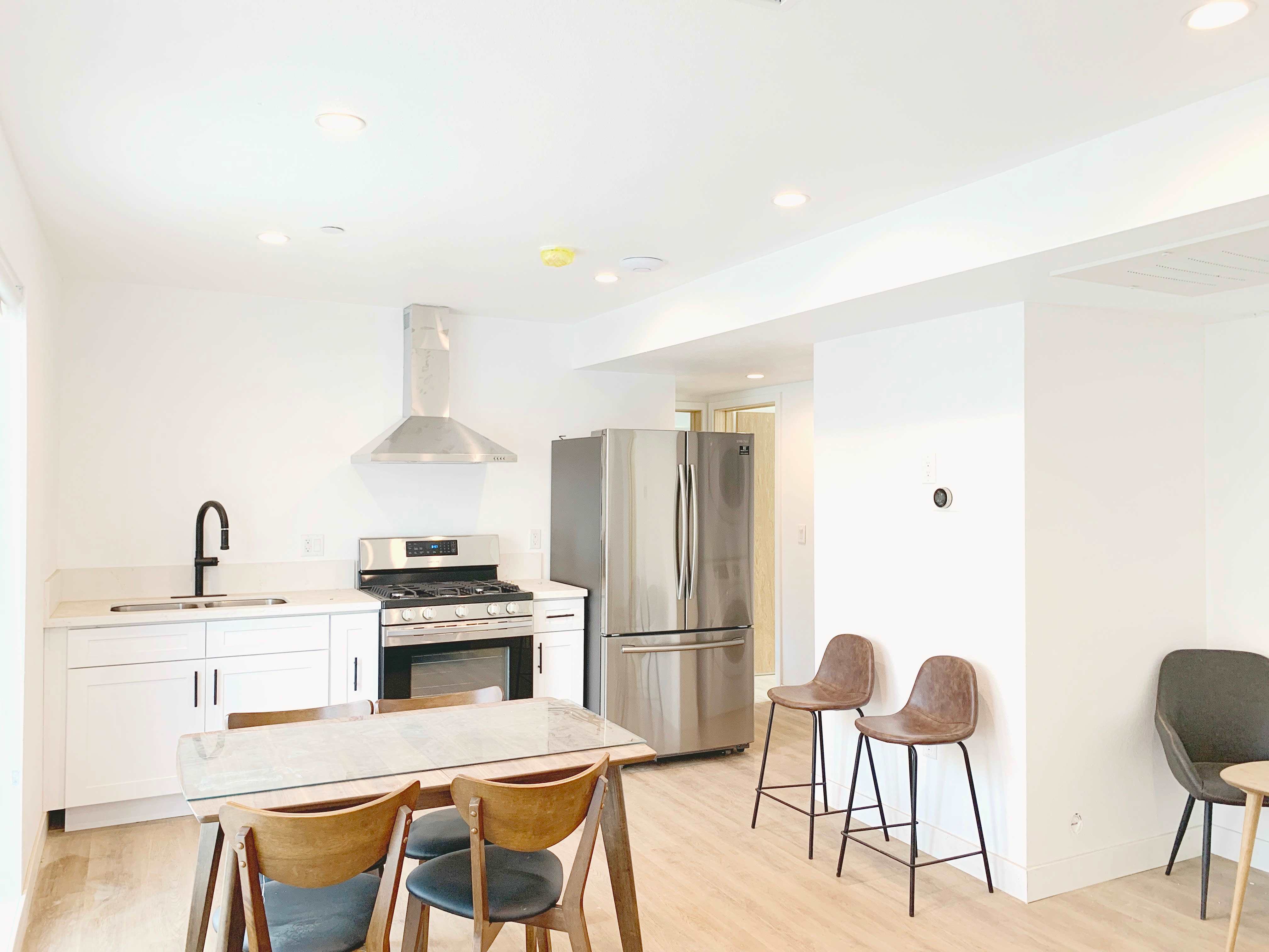 1436 W 36th Place – photo 1