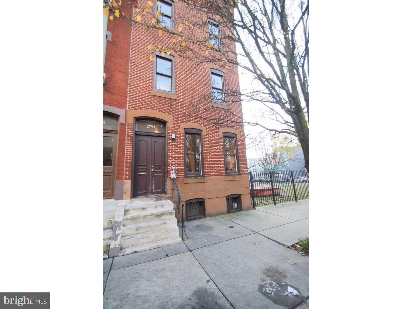 1734 W DIAMOND Street – photo 1