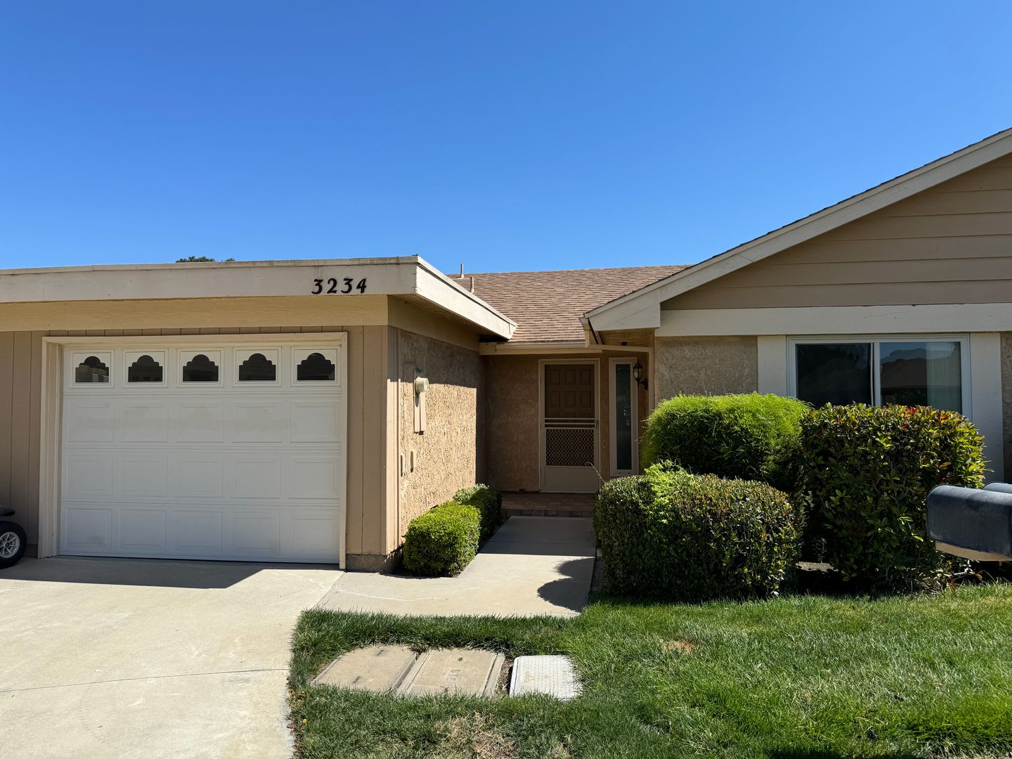 A Great Monterey for Rent – photo 1
