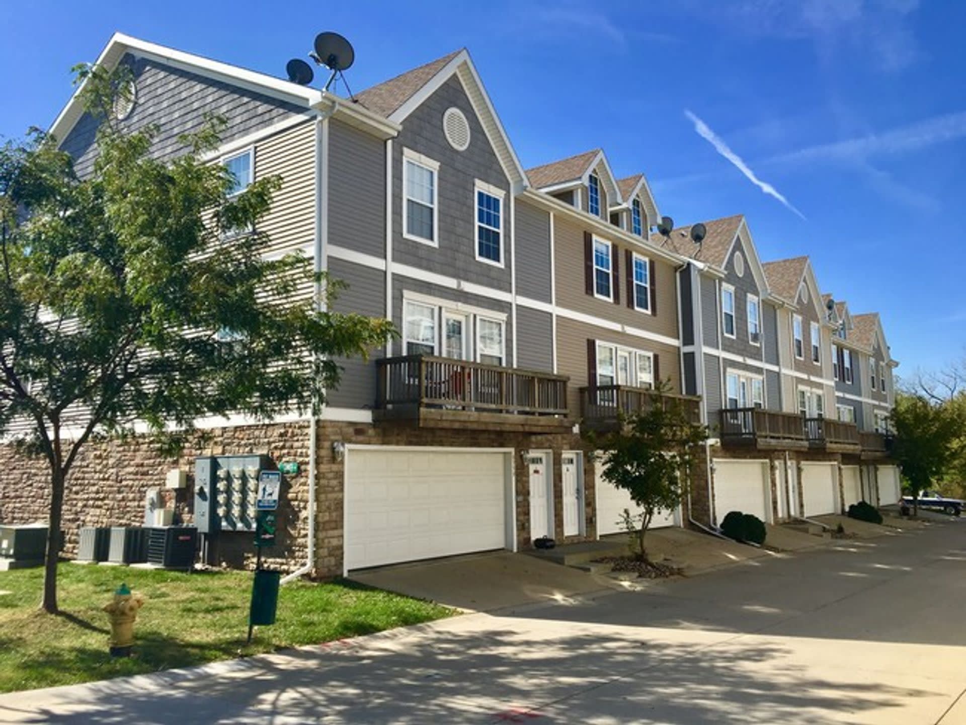 2 Bedroom 2 Bathroom Town House – photo 1 of 82