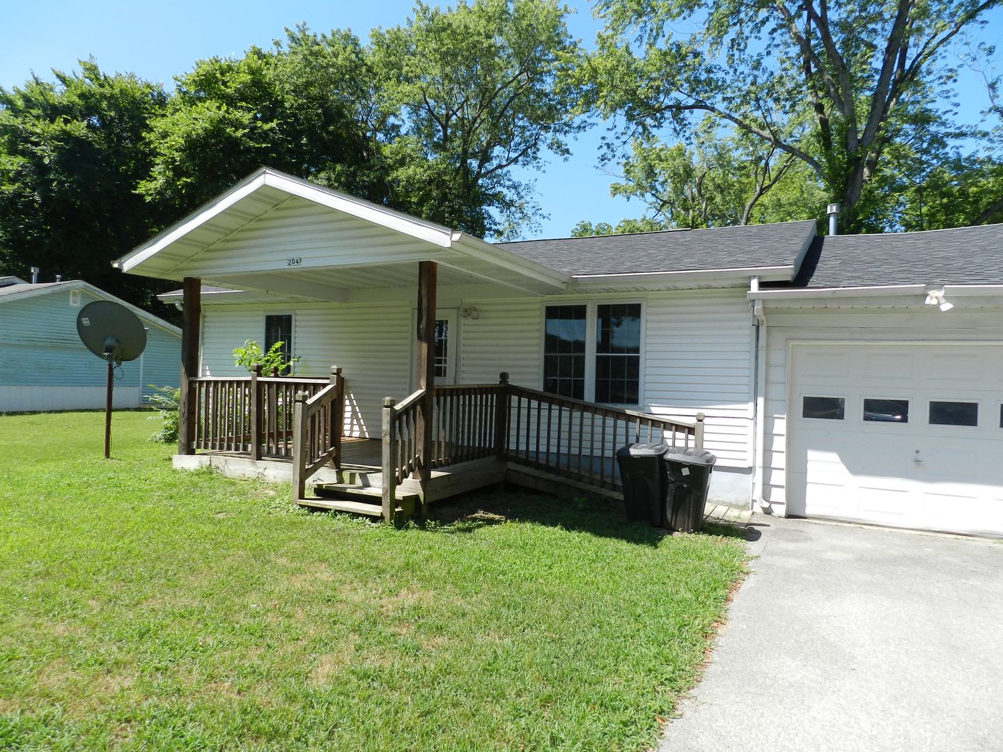 204 Dyer Drive – photo 1 of 21