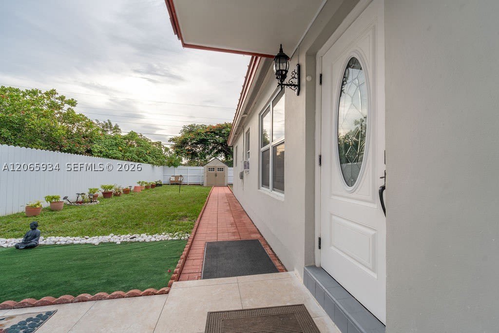 1600 N 68th Ave – photo 1