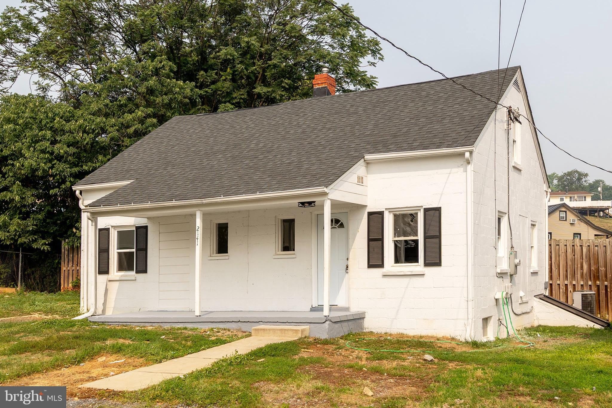 2141 VALLEY Avenue – photo 1
