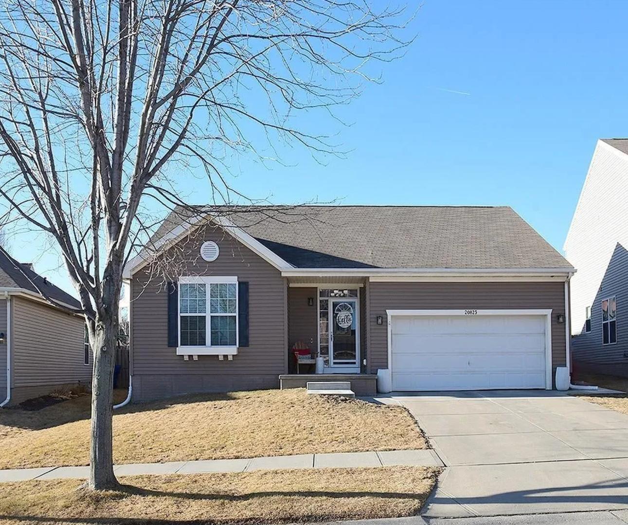 Great Elkhorn location! – photo 1 of 17
