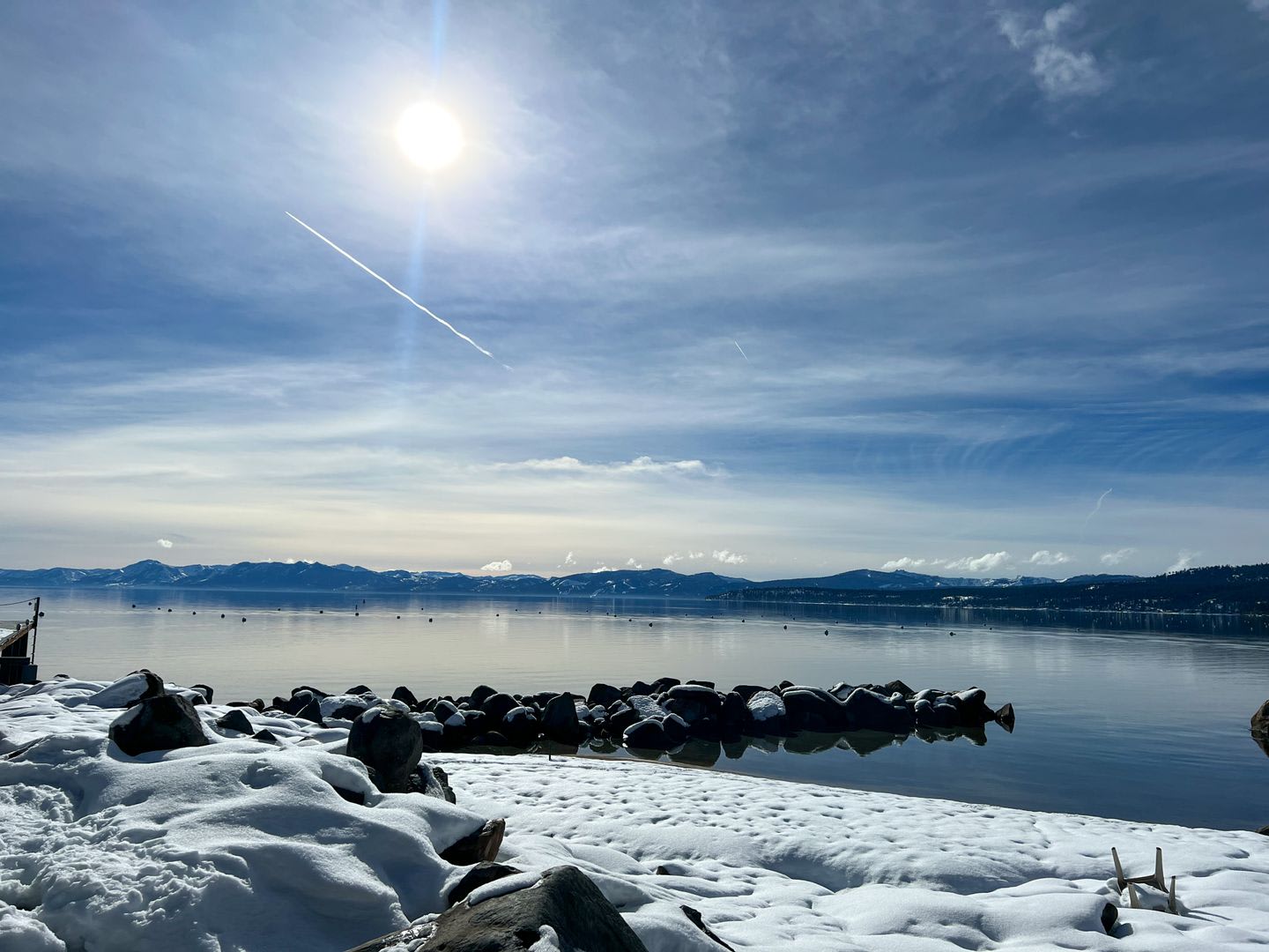Open For Fall And Winter Private Beach Fully Furnished Simplicity In A Dream Location Lake Front Condo Fully Remodeled Private Dock And Beach – photo 1 of 36