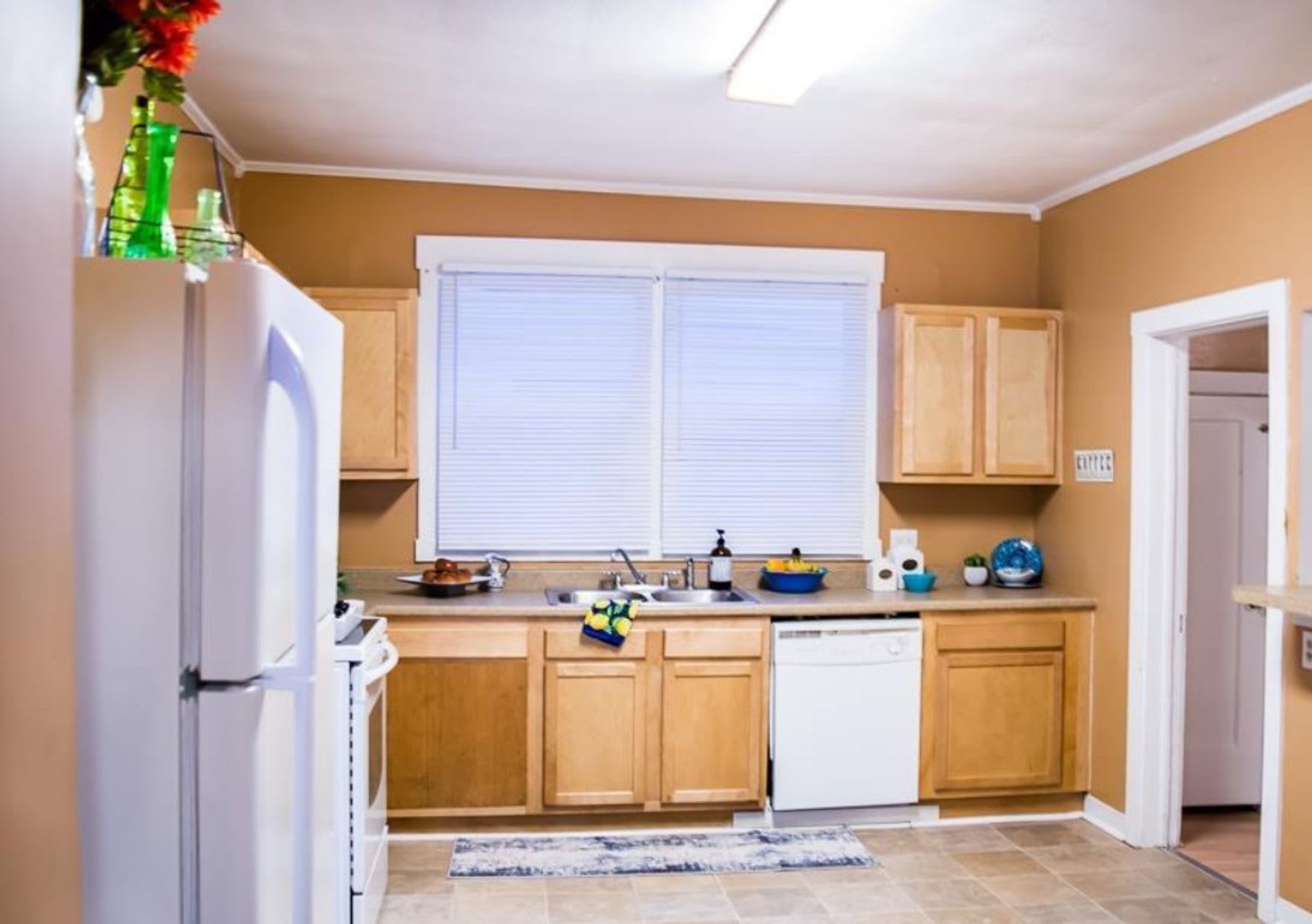5 Bedroom 2 Bath House Available For The 2026 2027 Lease Term – photo 1