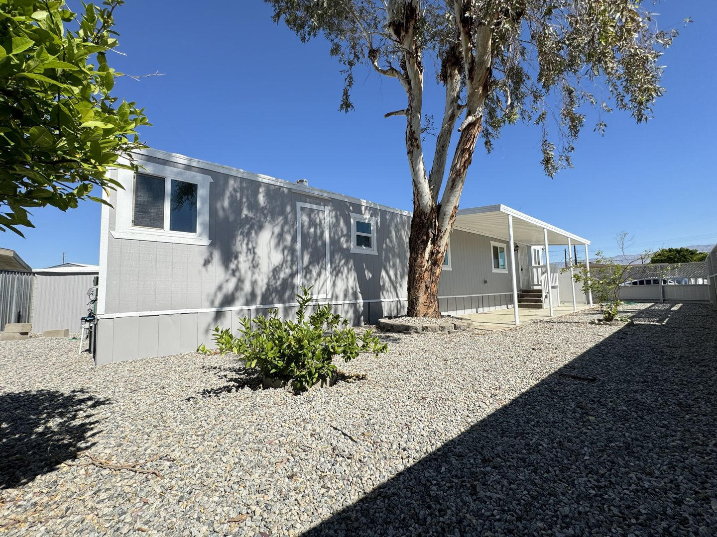 AVAILBLE NOW!!! 3 Bedroom 1 Bathroom Recently Updated Home in Thousand Palms! – photo 1 of 15