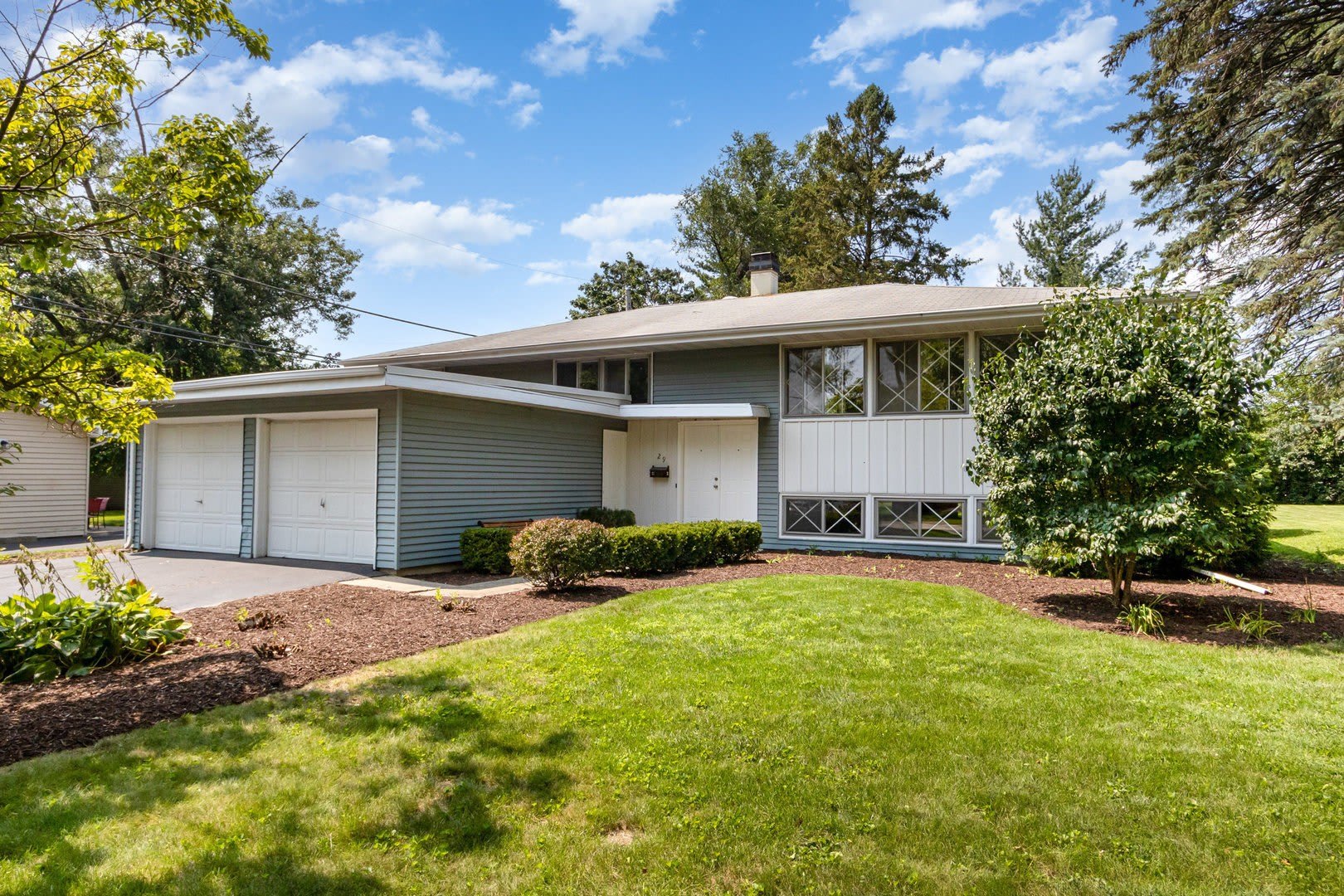 29 Robin Hill Drive – photo 1 of 17